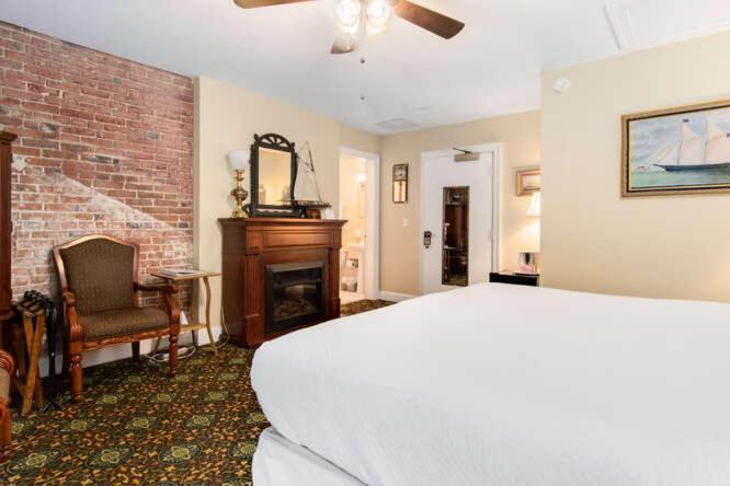 Old Brick 3*